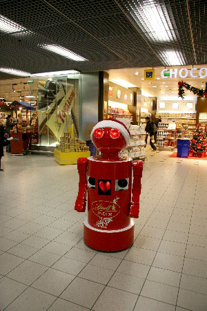オランダ　アムステルダム　スキポール空港　ロボット　ＫＬＭ