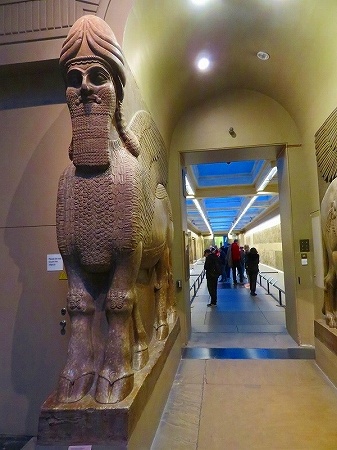 アッシリアの守護獣神像