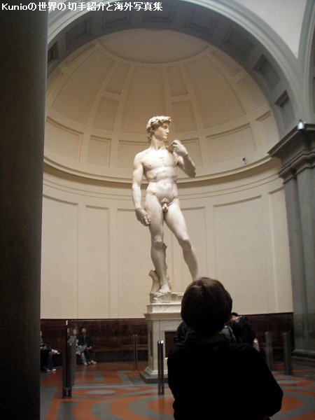 ミケランジェロの傑作『ダヴィデ像』　フィレンツェ　アカデミア美術館　