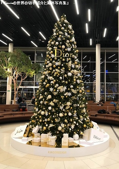 Dior　のクリスマスツリー