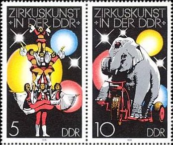 東ドイツのサーカス（人間ピラミッド、ゾウの自転車運転、馬の曲芸、白熊の曲芸)1978年