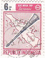 インドネシアの民族楽器と地図（1967年）　スマトラのスルナイ(Sernai)