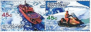 オーストラリアの南極観測・観測船とスノーモービル