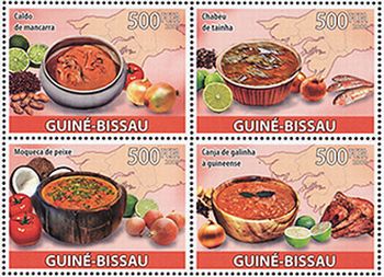鶏肉のトマト煮、魚の煮物、白身魚と野菜のココナッツミルク煮、鶏肉とトマトのリゾット（ギニアビサウ、2009年）