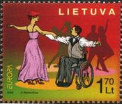 車椅子の人とダンス（リトアニア、2006年）