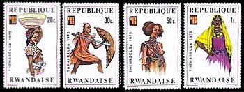 ルワンダの男性と女性の民族衣装　アフリカ