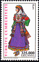トルコ　女性　服装　民族衣装　刺繍　　カルス