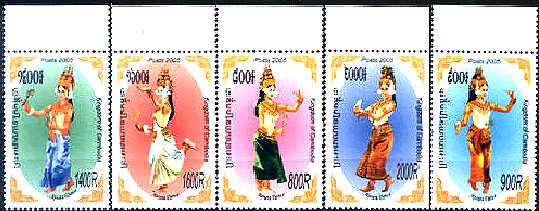 カンボジアの民族舞踊と民族衣装（カンボジア、2005年）