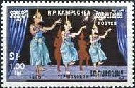 伝統舞踊のダンサー（カンボジア、1985年）