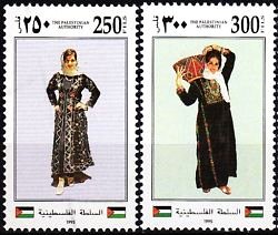 パレスチナ女性の衣装（パレスチナ、1995年）
