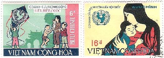 国連マークの凧揚げと親子（南ベトナム）