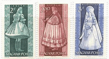 ハンガリーの民族衣装（コスチューム）の切手　1953.9発行。カロチャ、シャールケジほか地方の民族衣装。