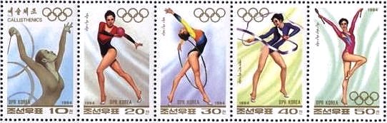 ロープ（縄）、フープ（輪）、ボール（球）、クラブ（こん棒）、リボン（帯状布）　バルセロナオリンピック（Games of the XXV Olympiad、1992年）の新体操か？（北朝鮮、1994年）