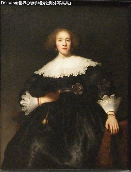 レンブラント｜Portrait of a Young Woman with a Fan, 1633