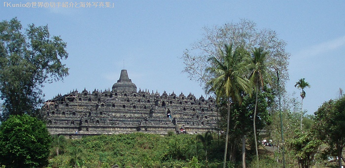 インドネシア　ジャワ島の世界遺産・ボロブドゥール寺院遺跡　