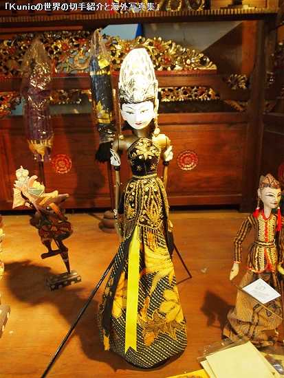 インドネシアの影絵芝居の人形