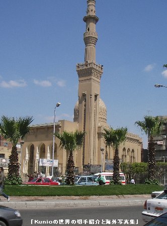 ギーザの町のモスク