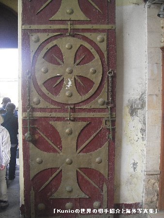 聖ジョージ修道院･入口のマルタ十字