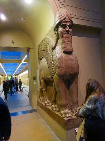 アッシリアの守護獣神像
