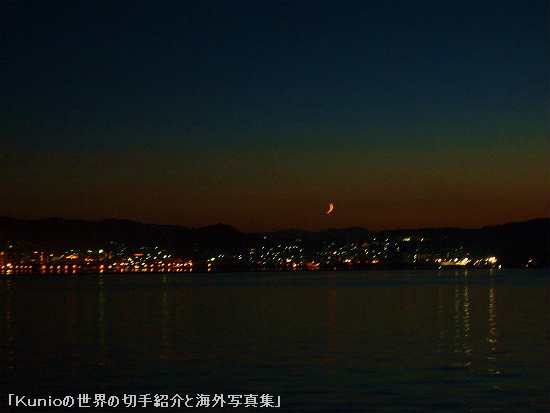 夜の小樽港