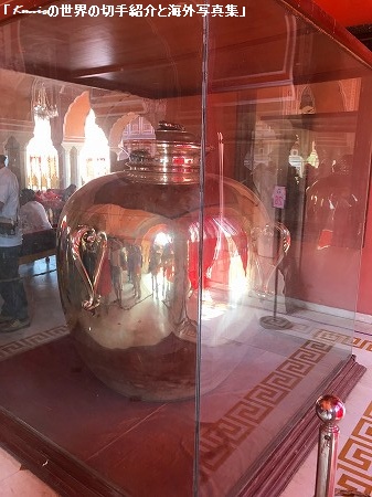 ディワニ・カースにある銀の壺