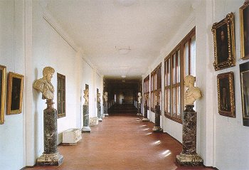 ヴァザーリの廊下（ウフィツィ美術館とピッティ宮殿を結ぶ回廊）
