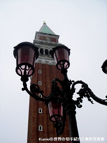 ドゥカーレ宮殿 (Plazzo Ducale) の鐘楼 (Campanile di San Marco) 高さ約100m 