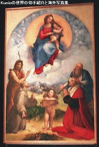 ラファエロの絵画　『フォリーニョの聖母（聖会話）』