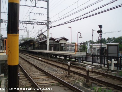 近鉄電車の西ノ京駅