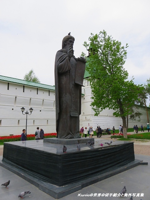 聖セルギイの像