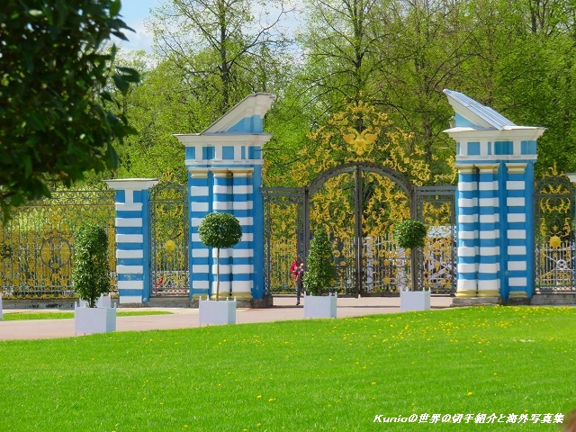 宮殿の門