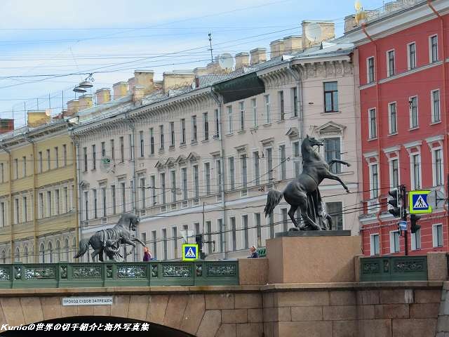 アニチコフ橋と馬の彫刻