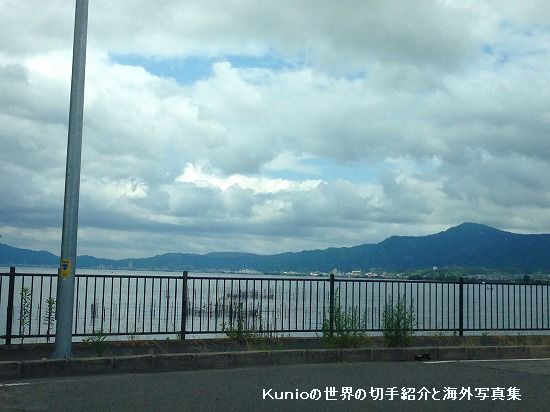 琵琶湖大橋と比叡山