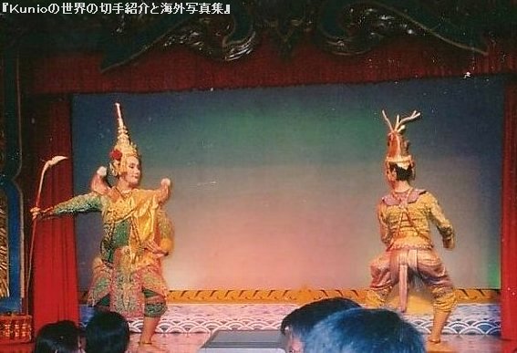 タイ民族舞踊ショーの踊り子さん