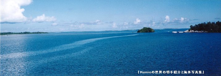 西表島の埠頭から見た景色　何処までも青い海・青い空